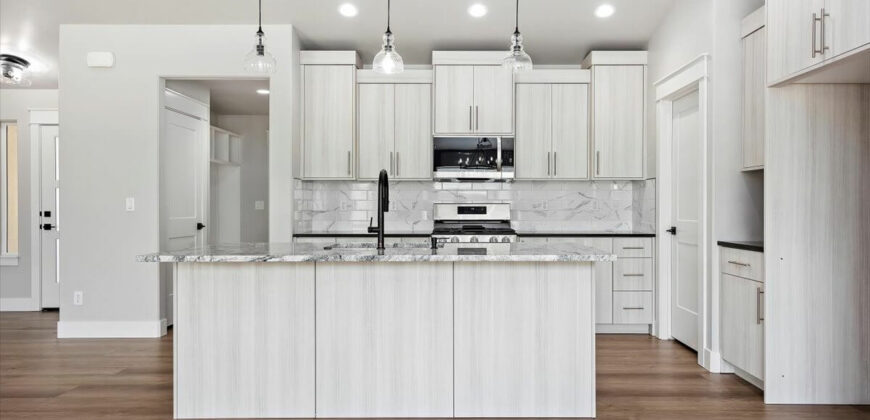 1003 Black Mt Drive, Kimberly