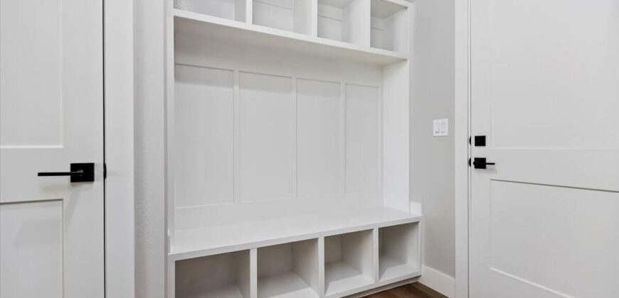 1003 Black Mt Drive, Kimberly