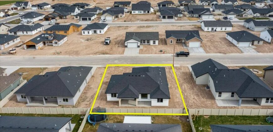 1003 Black Mt Drive, Kimberly