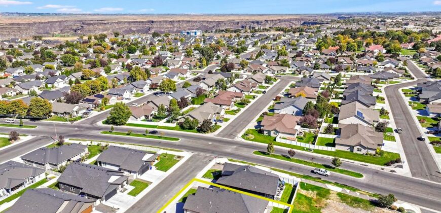 513 Falling Leaf Lane. Twin Falls ID