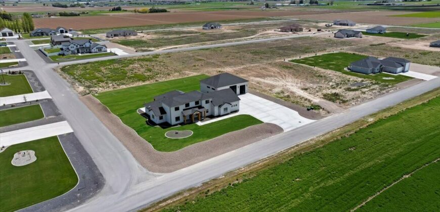 3553 E 3876 N, Kimberly